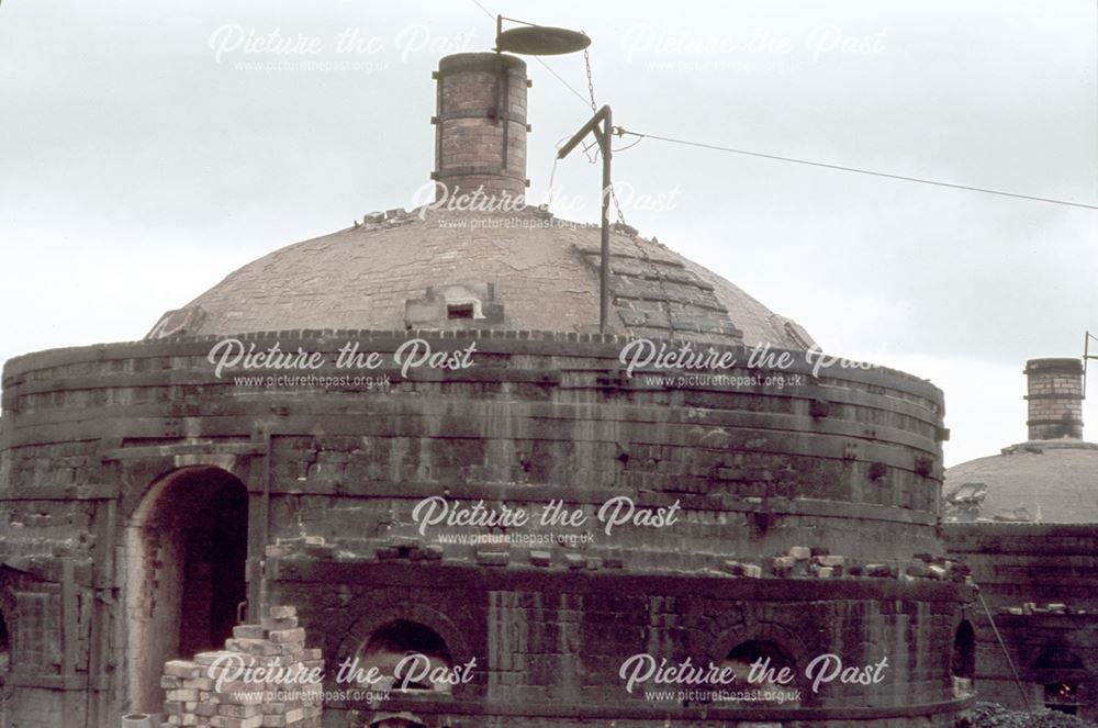 Bottle Kiln, High Lane West, West Hallam, Ilkeston, 1971