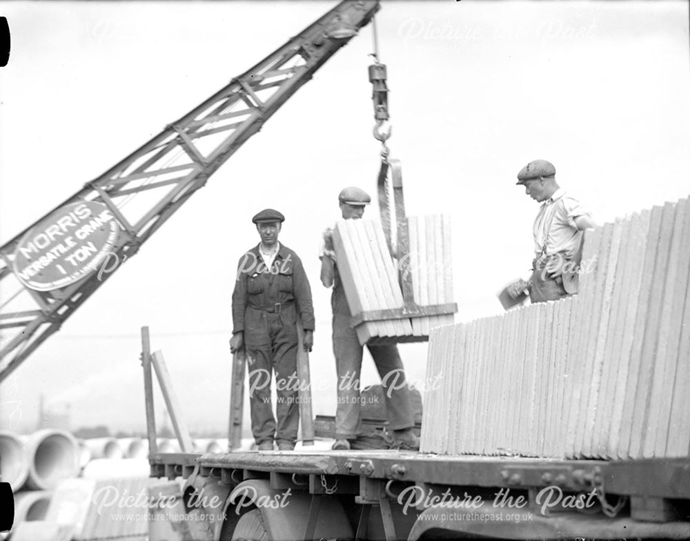 Loading concrete slabs onto a lorry