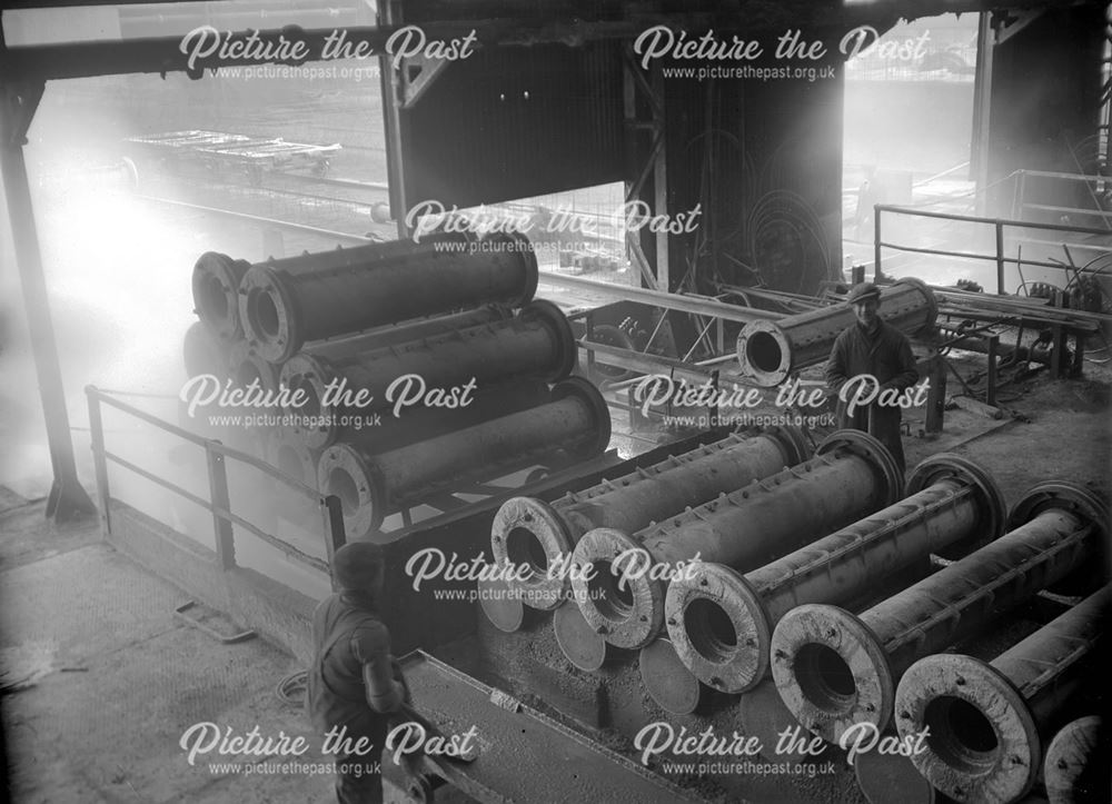 Spinning and steaming of concrete pipes