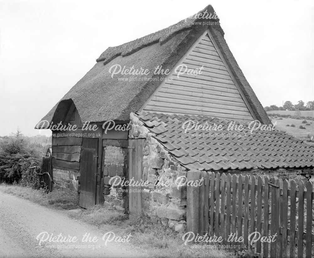 Thatched barn on Tattle Hill