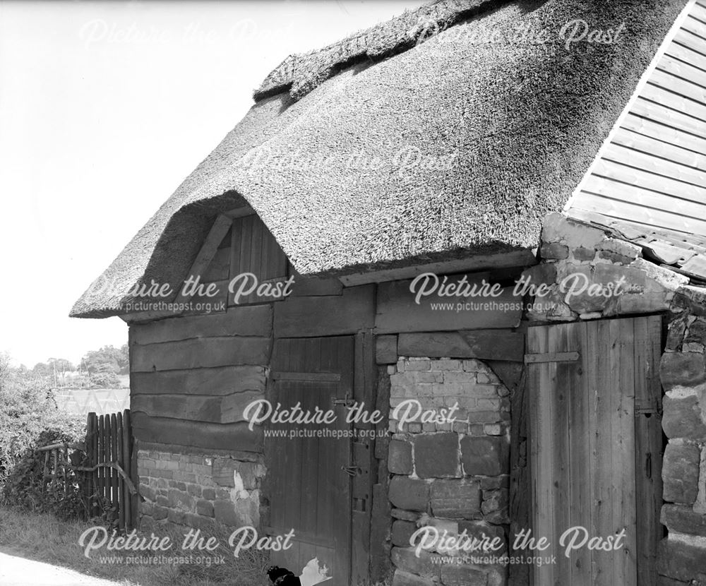 Thatched barn on Tattle Hill