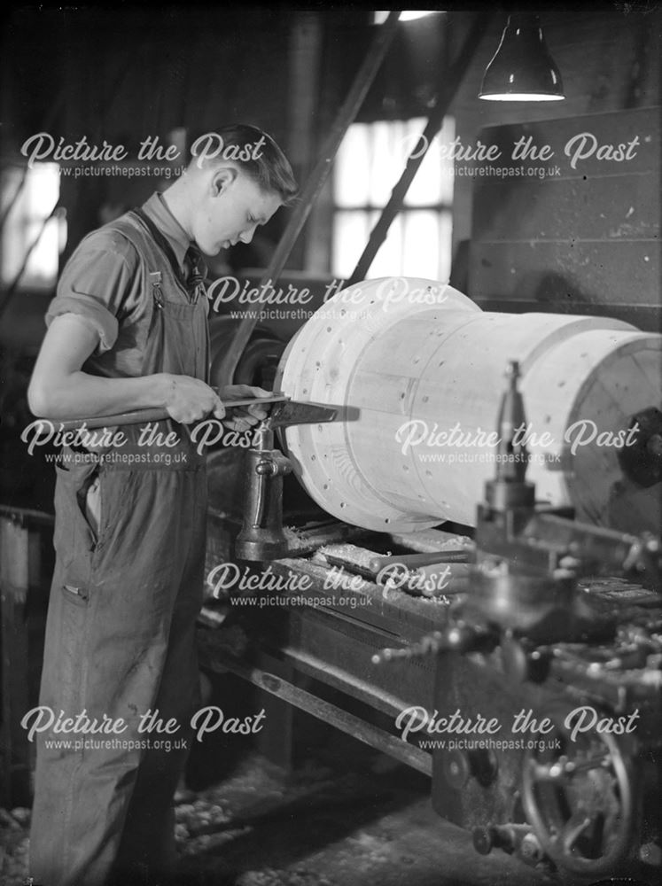 Employee using a chisel at Riddings Foundry