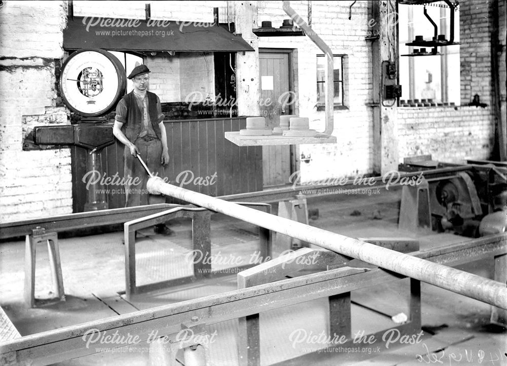 Weighing a pipe at the Nutbrook Spun Plant