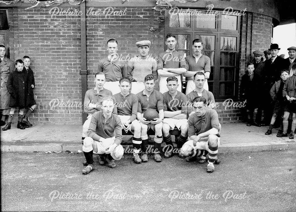 1938 Moulders Football Team