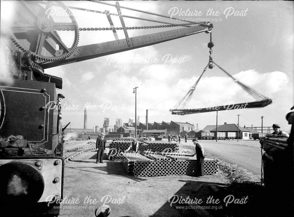 Crane tank locomotive loading pipes
