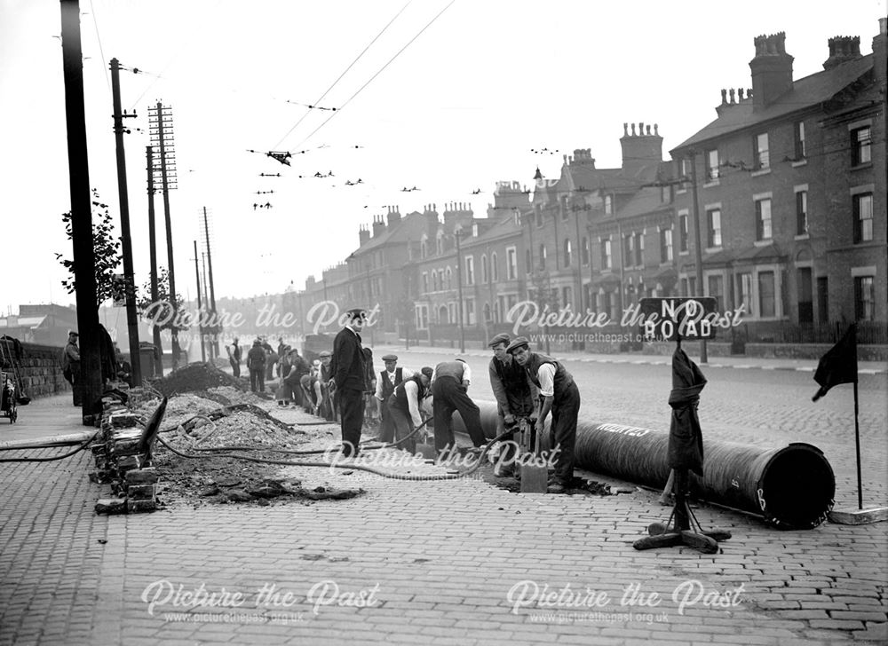 Laying a gas main