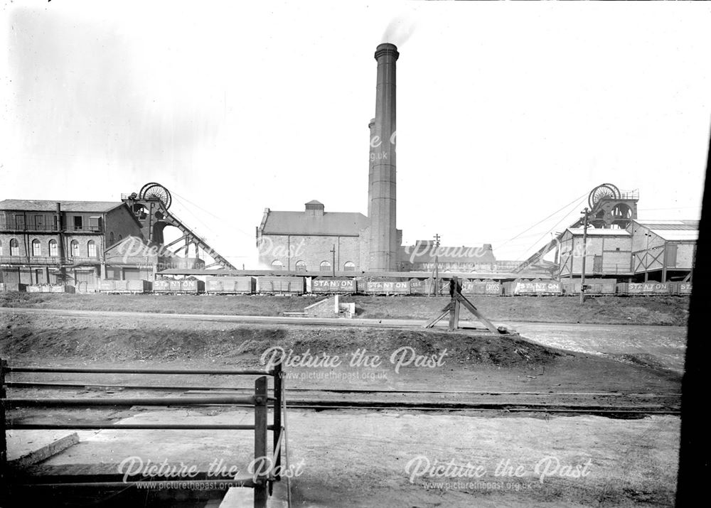 Pleasley Colliery, 1942