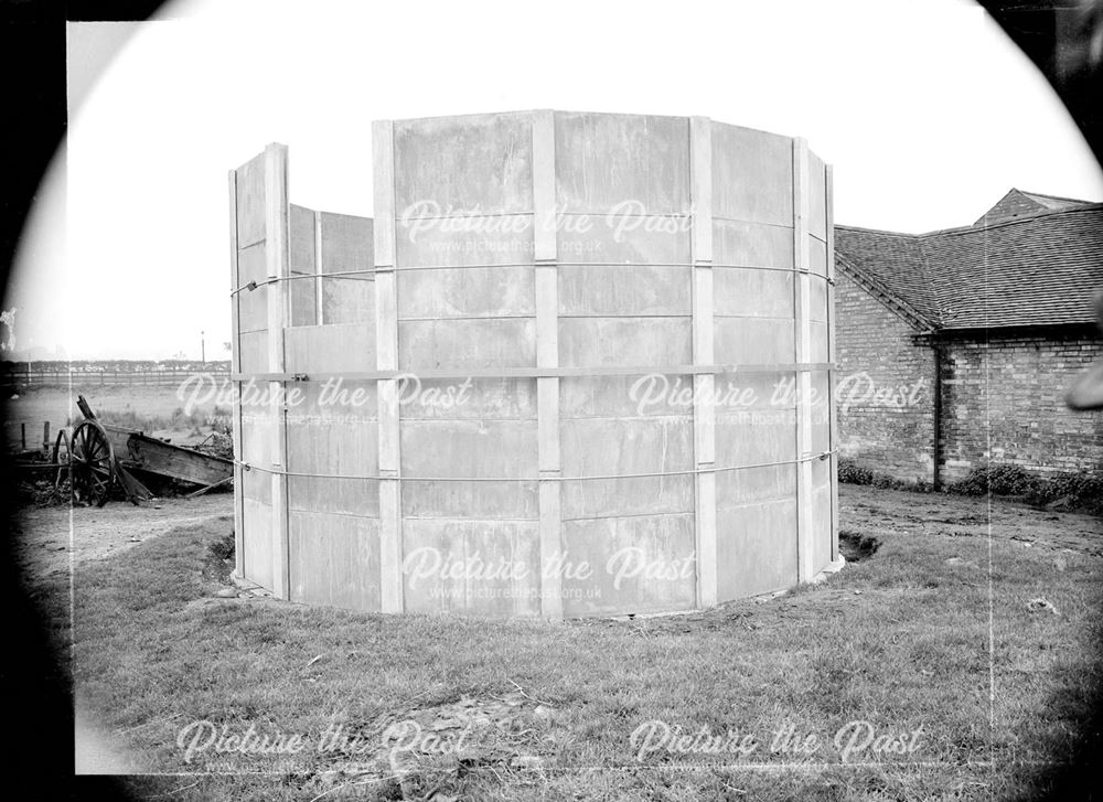 Concrete silo, 1942