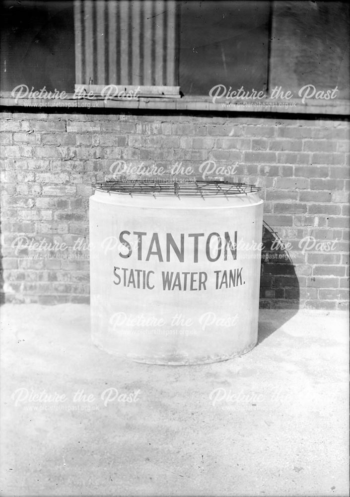 Static water tank for fire-fighting, 1943