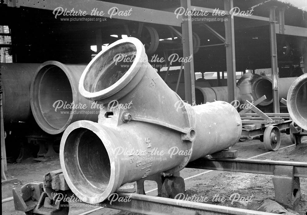 Angle branch iron pipe showing experimental strengthening ribs, 1941