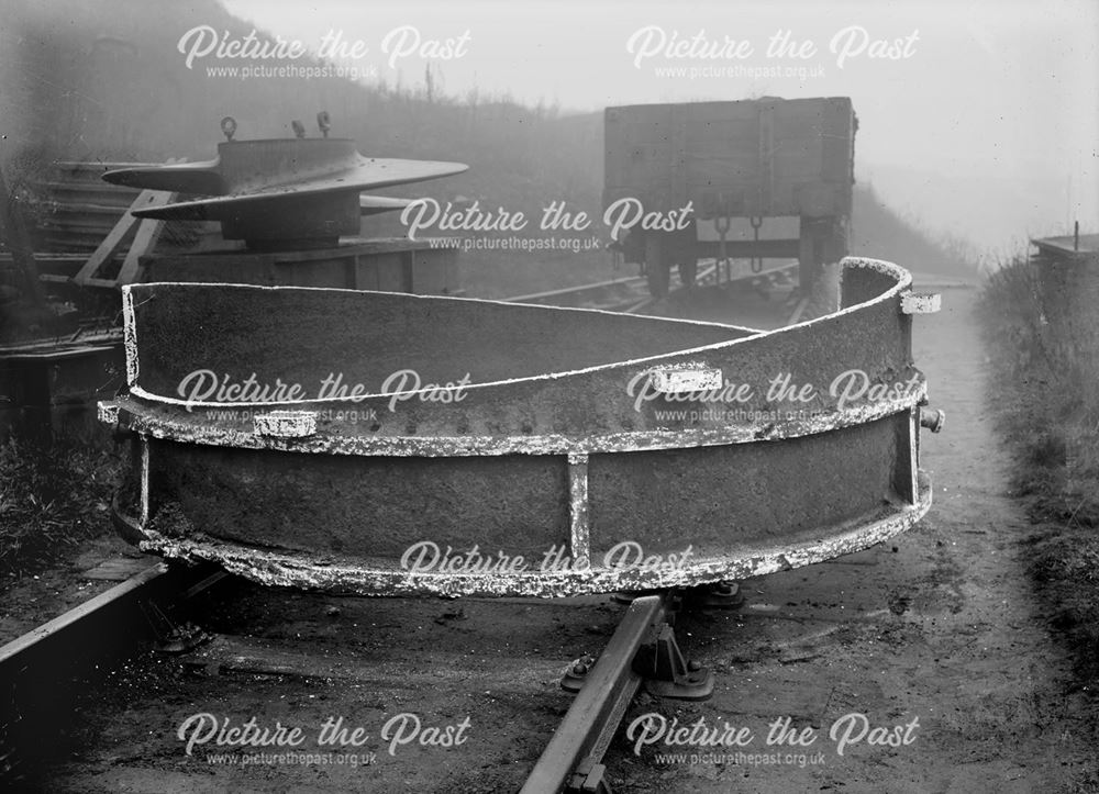 Moulding box for a caisson anchorage at Riddings Foundry, 1945