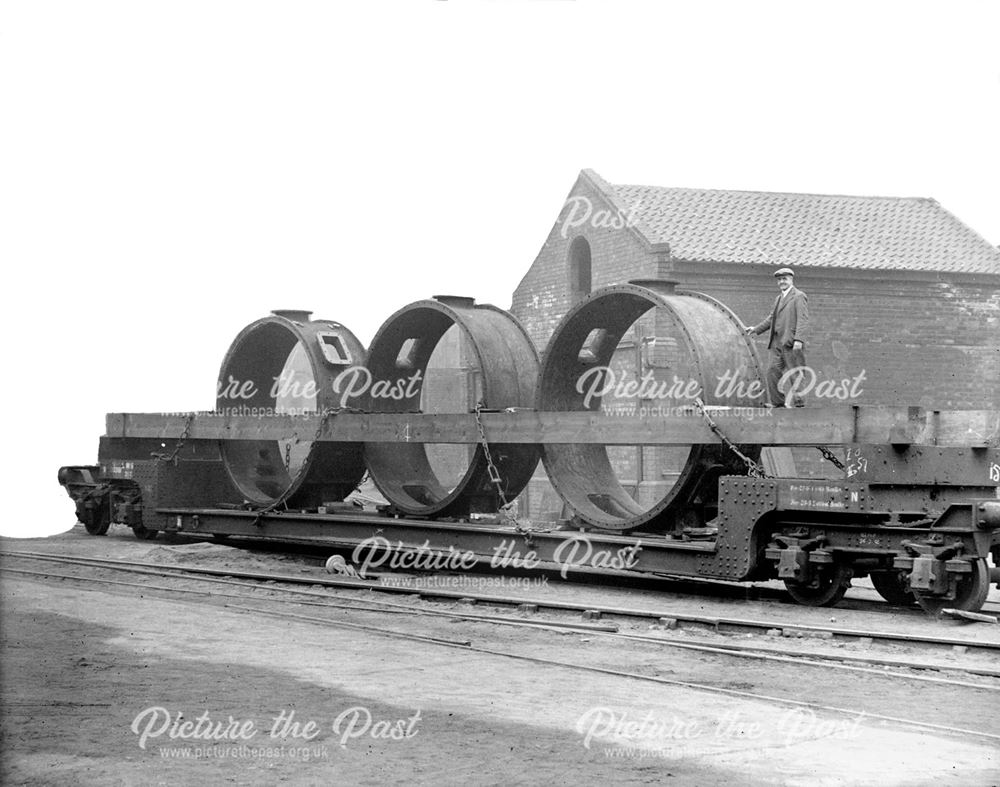 Cylindrical castings for I.C.I. at Riddings Foundry, 1946