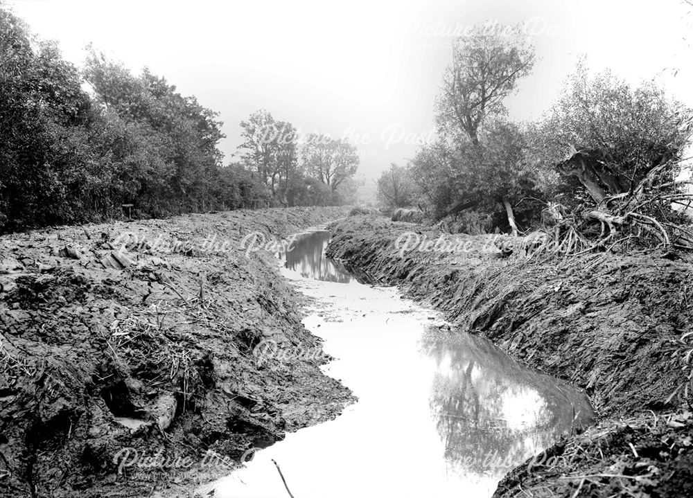 Partly drained Nutbrook Canal, Kirk Hallam
