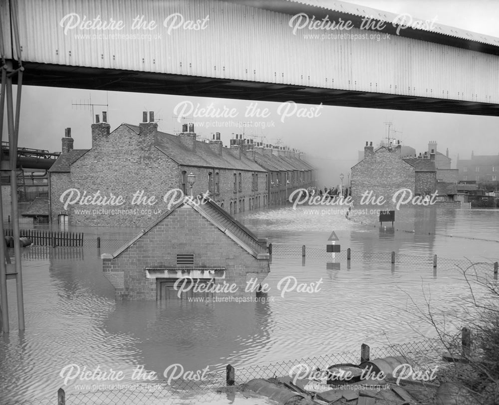 Bottom of Crompton Street, South View, in Flood, Ilkeston, 1960