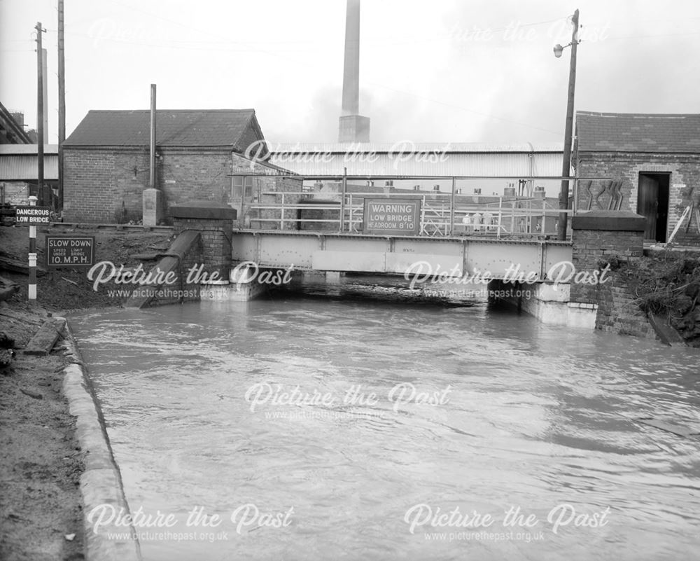 Bottom of Crompton Street, South View, in Flood, Ilkeston, 1960