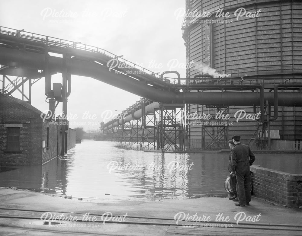 Ambulance Road, South View, Hallam Fields in Flood, Ilkeston, 1960