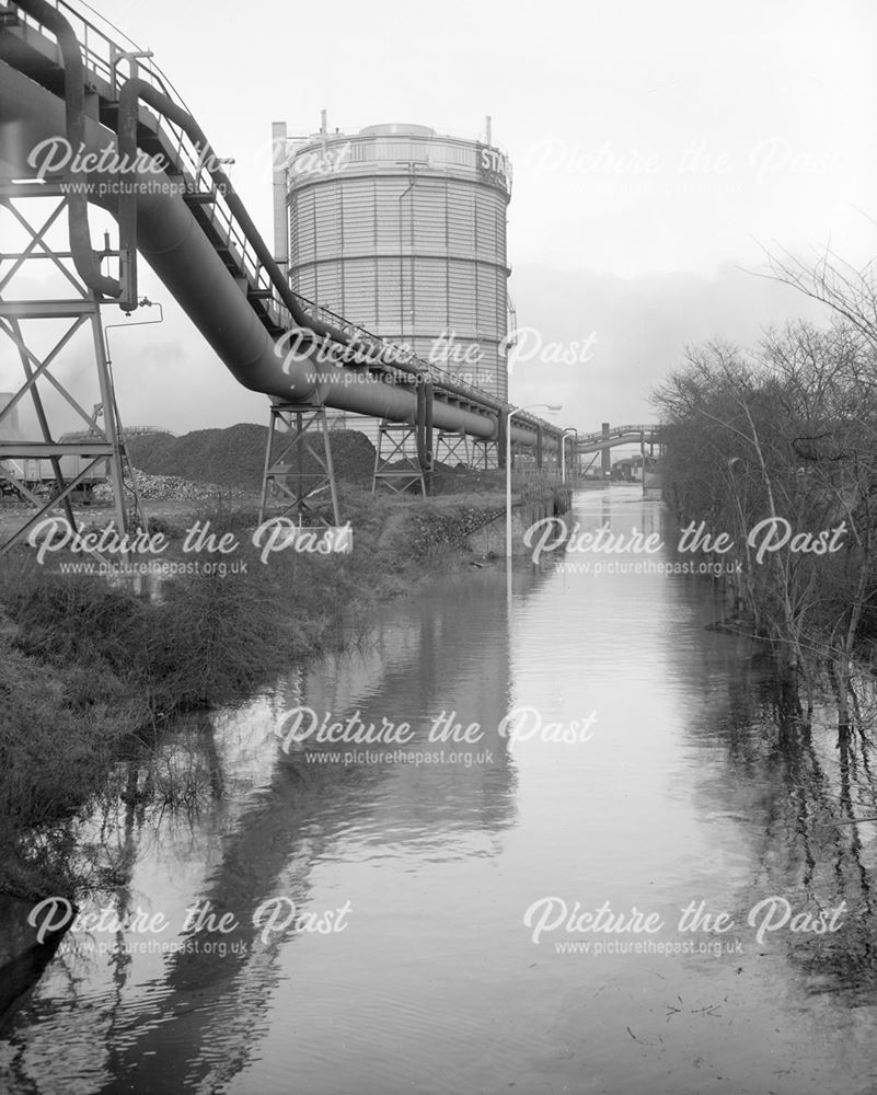 Flooding along the Nutbrook Canal, Stanton Works, 1963