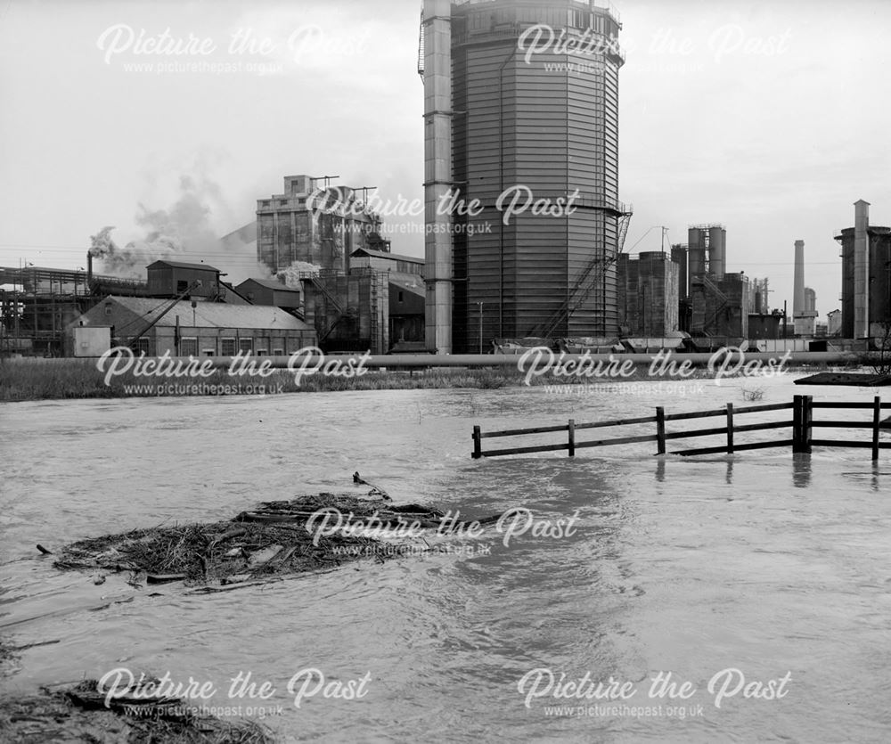 Flooding along the Nutbrook Canal, Stanton Works, 1963