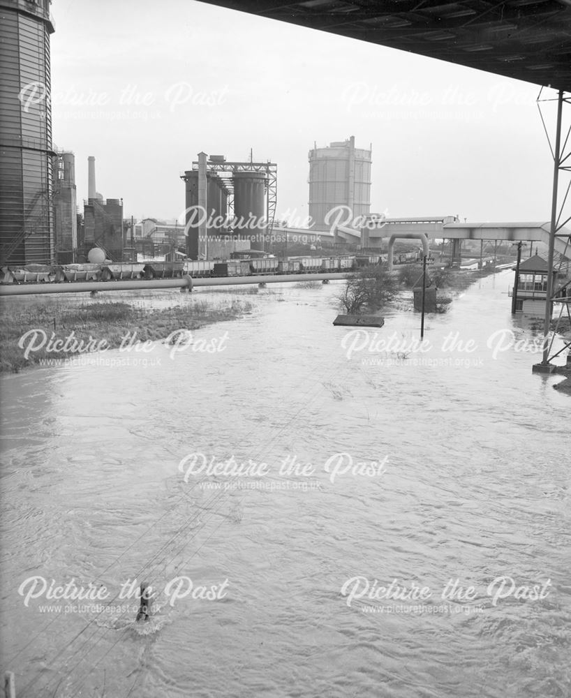 Flooding along the Nutbrook Canal, Stanton Works, 1963