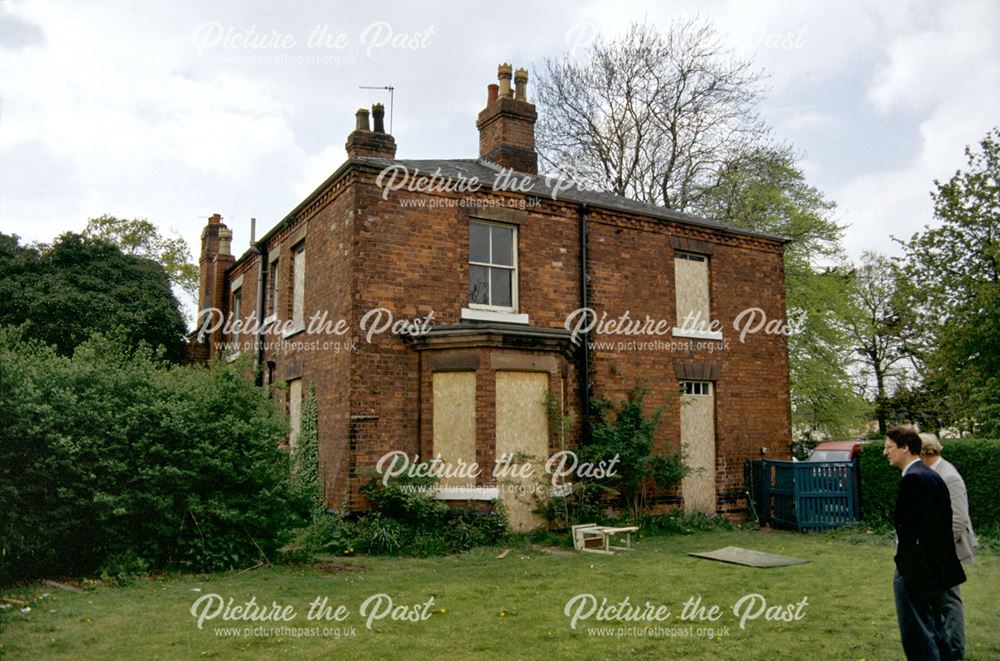 Derelict Farmhouse at Cotton's Farm