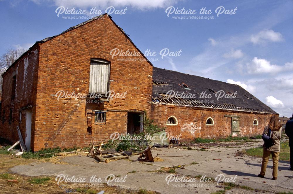 Derelict outbuildings at Cotton's Farm