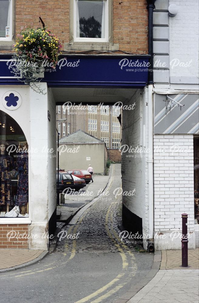 Alleyway leading to George Yard