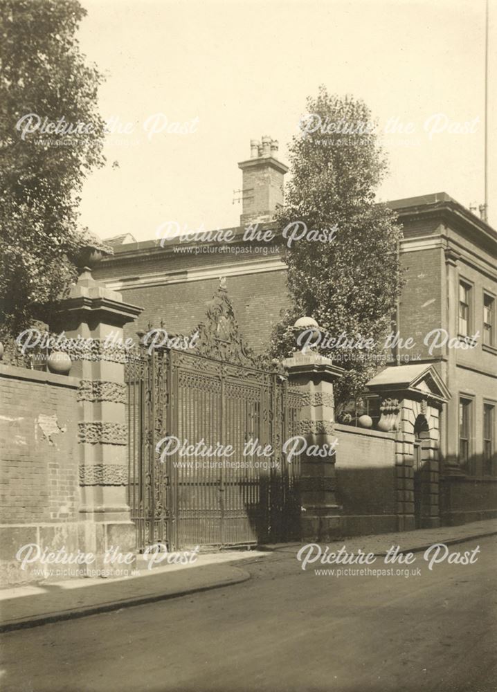 Wrought iron gates to Baptist Chapel.