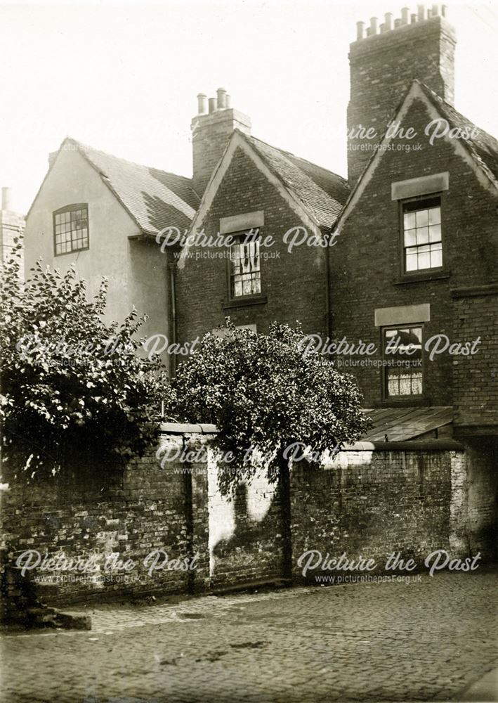 The rear of the houses on the north side (Palfrey's Yard)