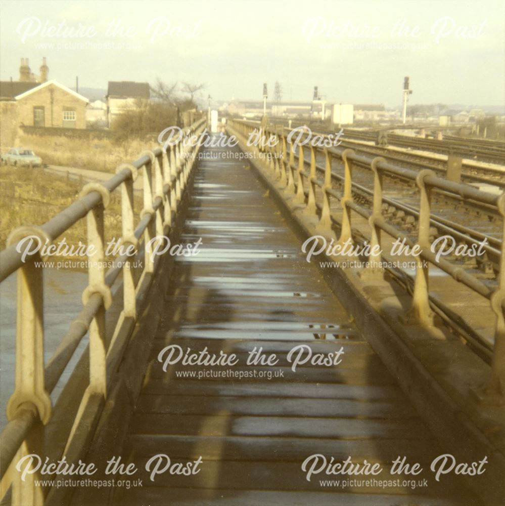 Railway bridge across River Derwent