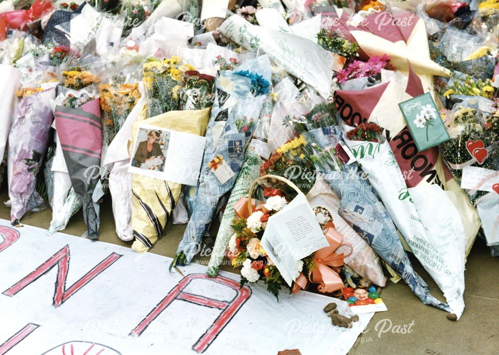 Floral tributes to Diana, Princess of Wales
