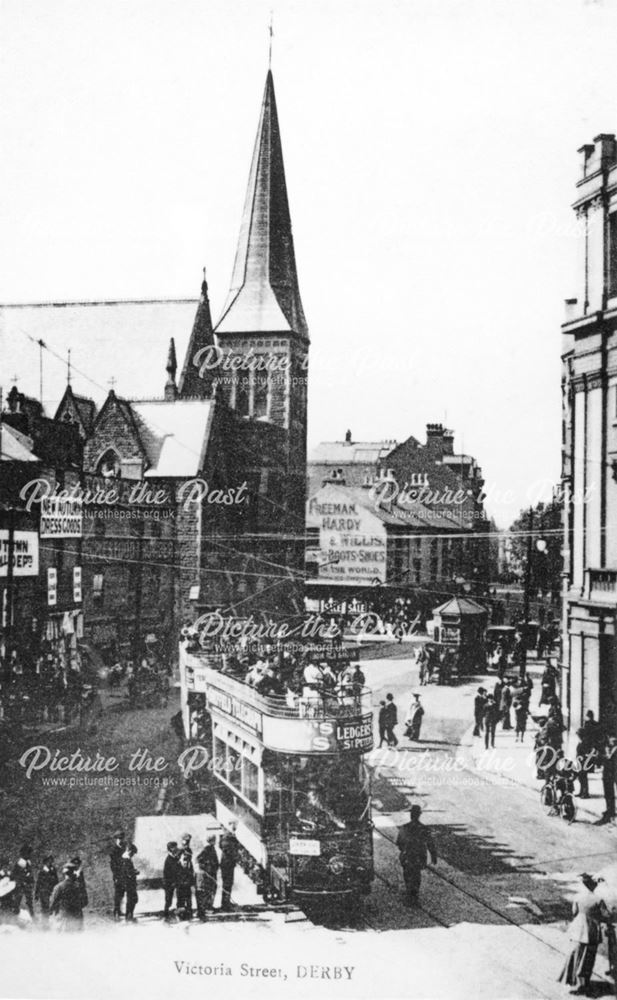 Tram on Victoria Street