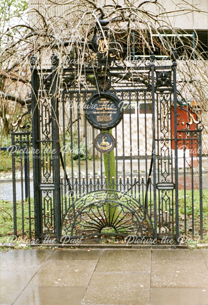 Ironwork gates and memorial plaque to Henry Boden, Boden's Pleasaunce, Derby