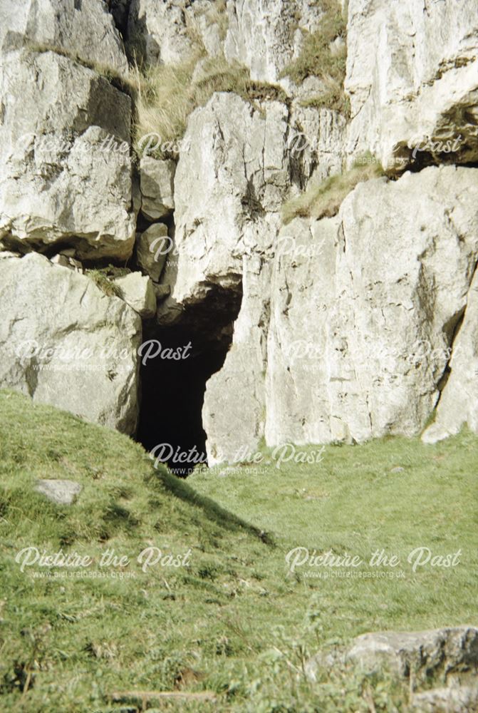 Harborough Rocks, cave