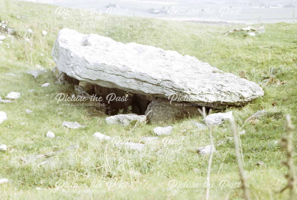 Minning Low Neolithic and Bronze age site, Megalithic Tomb Chamber B