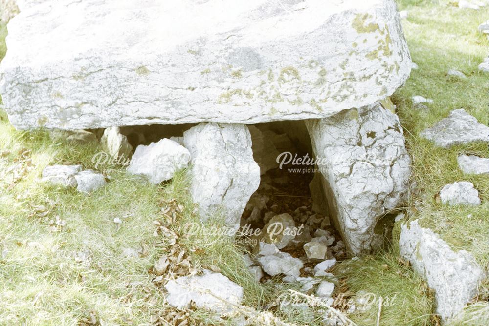 Minning Low Neolithic and Bronze age site, Megalithic Tomb Chamber D