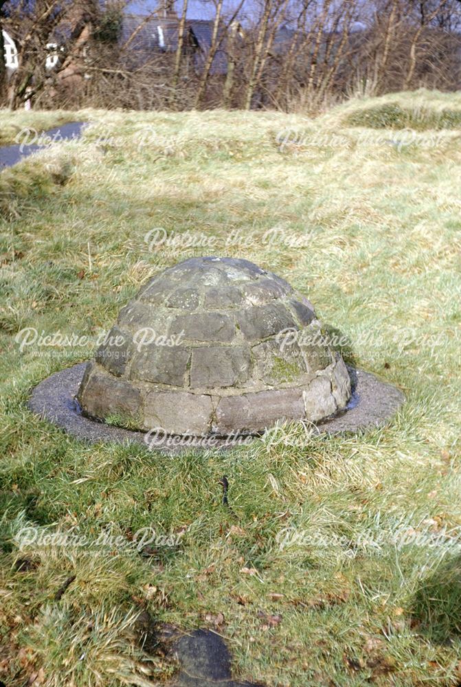 Duffield Castle, well