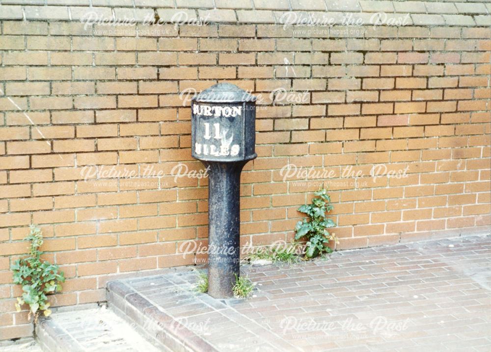 Mile Post, Green Lane