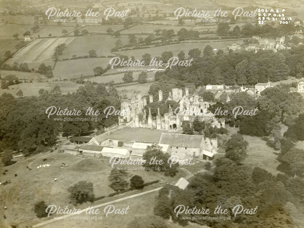Wingfield Manor from the air