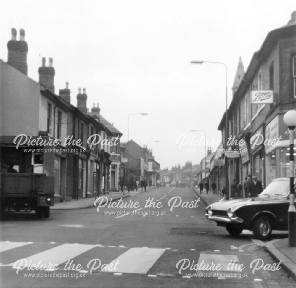 Normanton Road, looking towards the town