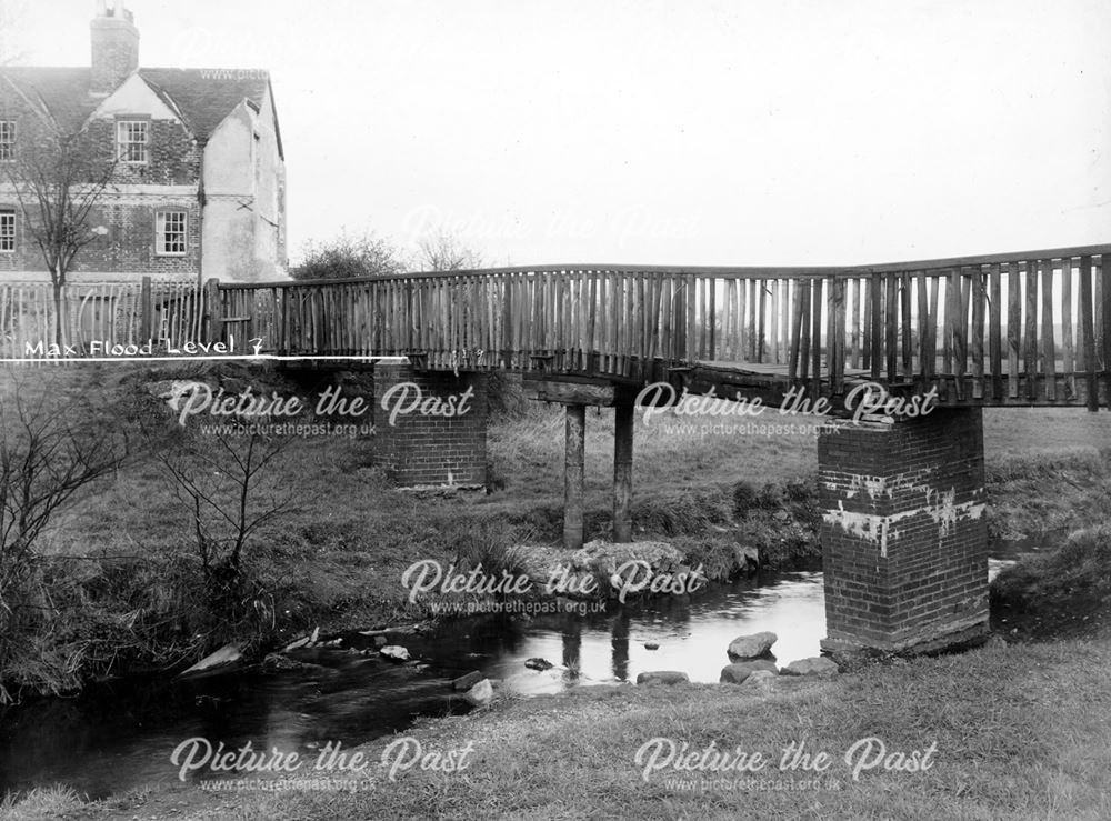 Bridge over the brook near Folly House