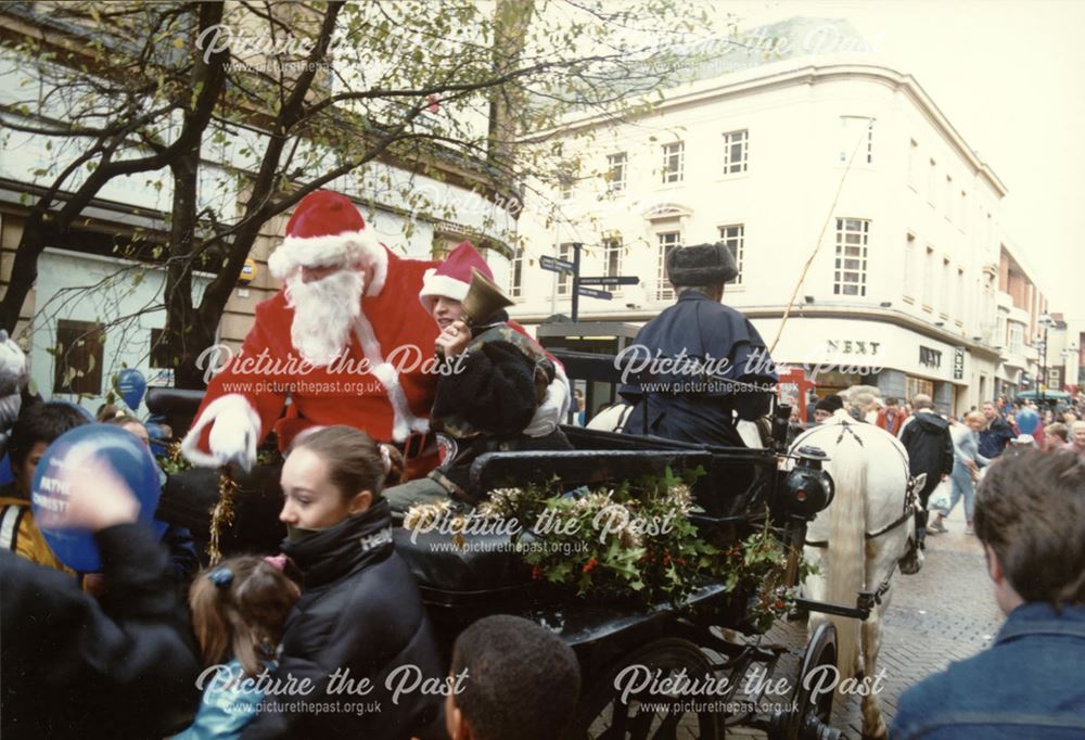 Santa arriving in Exchange Street