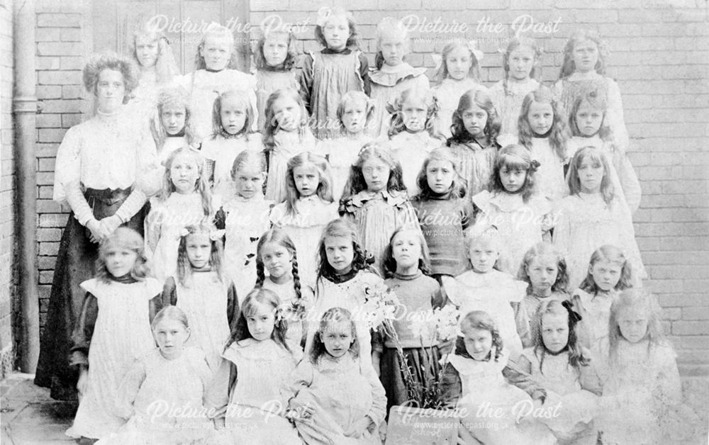 Class photograph of St Alkmund's School, Edward Street, Derby, c 1890s