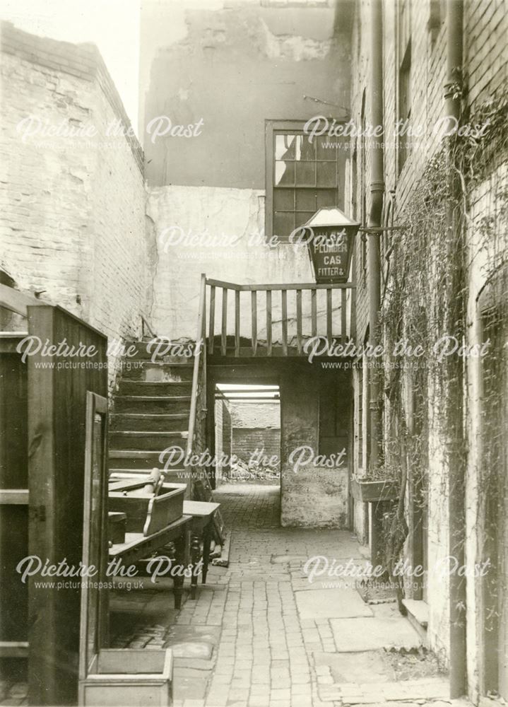 Courtyard, Queen Street