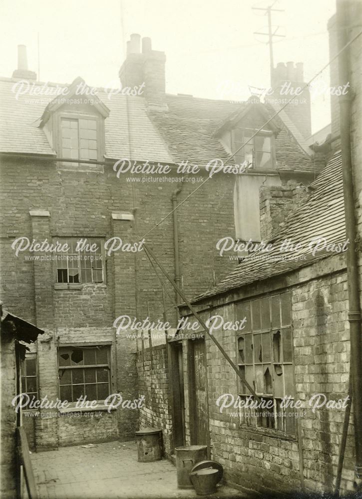 Courtyard, Queen Street