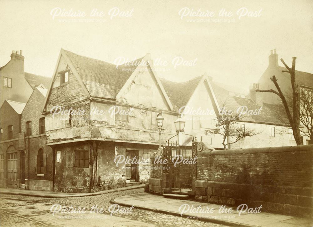 Old Building at the junction of Amen Alley and Full Street