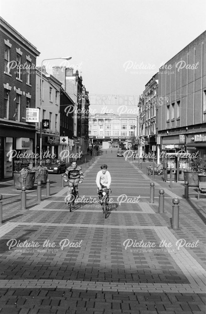 Cornmarket, looking towards Market Place