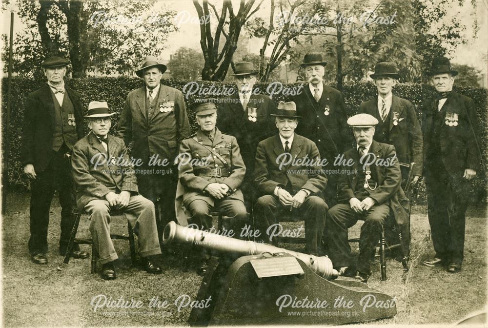 Elderly former Sherwood Foresters who were survivors of the Sikkim Campaign of 1888, at Normanton Ba