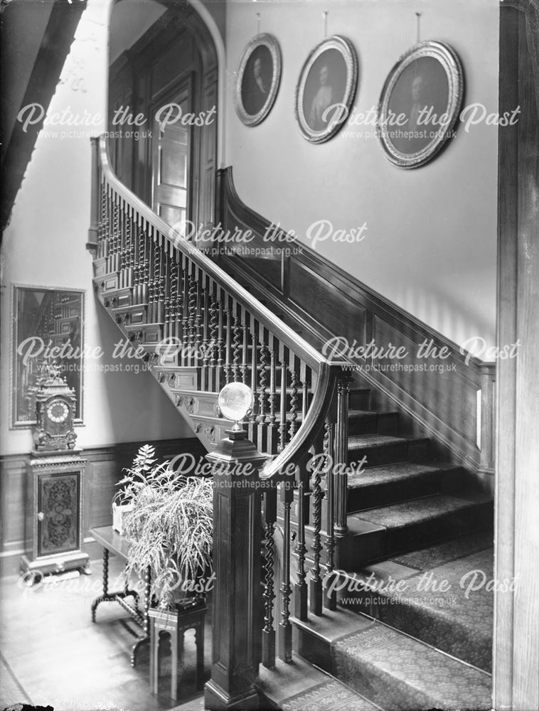 Staircase, showing large crystal