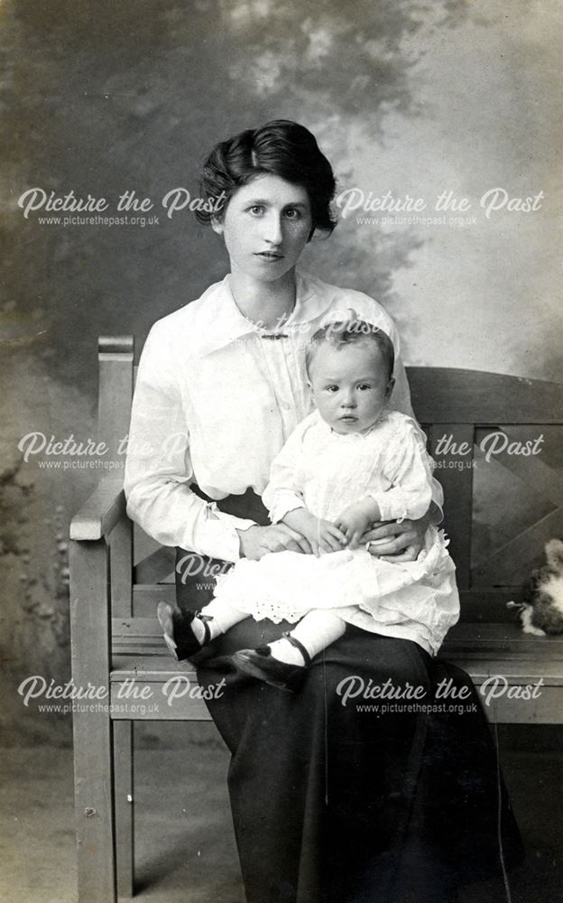 Fanny and Mabel Brandrick, Tutbury, c 1913