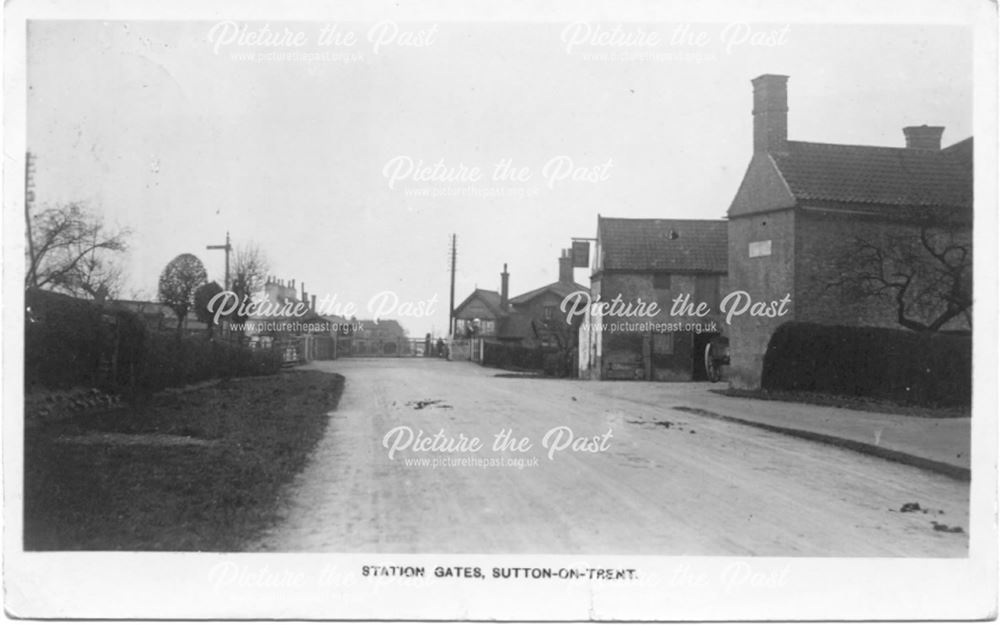 Station Gates, Sutton on Trent